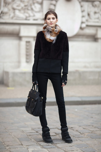 All black becomes so much more with a luxe fur collar and studded sneakers.
Source: Le 21ème | Adam Katz Sinding
All black becomes so much more with a luxe fur collar and studded sneakers.
Source: Le 21ème | Adam Katz Sinding