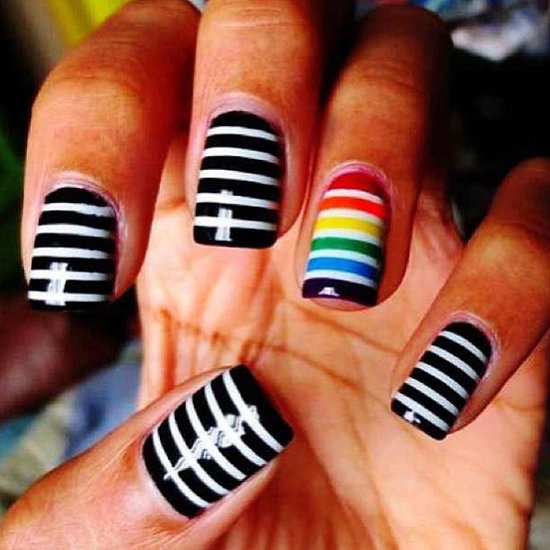 Rainbow stripes add some pizzazz to this otherwise monochromatic manicure.
Source: Instagram user deeispolished
Rainbow stripes add some pizzazz to this otherwise monochromatic manicure.
Source: Instagram user deeispolished