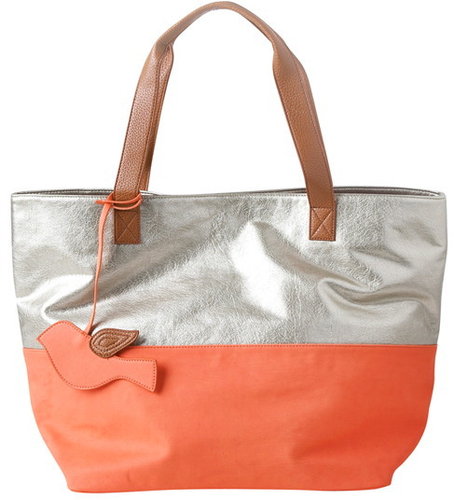 Roomy wear-anywhere bag