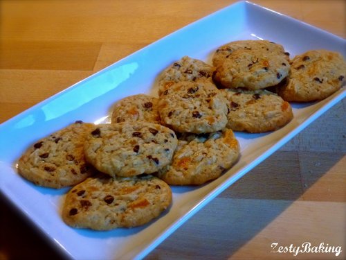 Apricot, Almonds & Chocolate Chip Cookies