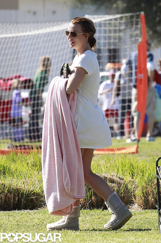 Britney Spears brought a pink blanket to the match.
Britney Spears brought a pink blanket to the match.