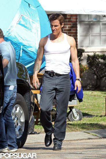 Matthew McConaughey showed off his muscles on his new True Detectives set.
Matthew McConaughey showed off his muscles on his new True Detectives set.