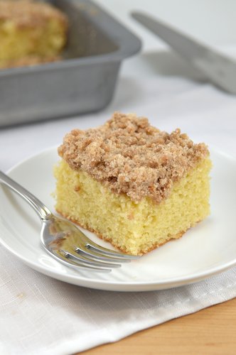 Skinny Cinnamon Crumb Coffee Cake
