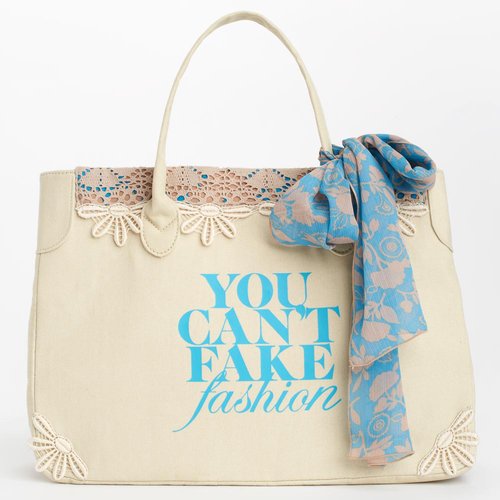 Anna Sui
Anna Sui