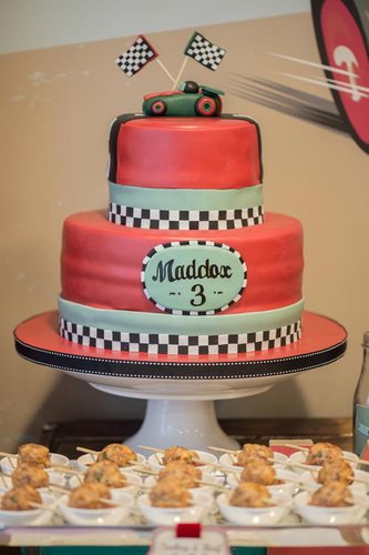 A Classic Race Car Cake A Classic Race Car Cake