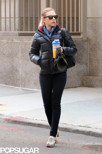 Scarlett Johansson Takes a Snowy City Stroll With Romain Scarlett Johansson Takes a Snowy City Stroll With Romain