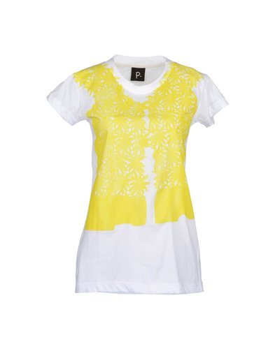 Why wear a regular yellow tee when you can stand out in this P. Short printed tee ($75)? We envision it coming to life with cool boyfriend jeans and nude heels.
Why wear a regular yellow tee when you can stand out in this P. Short printed tee ($75)? We envision it coming to life with cool boyfriend jeans and nude heels.