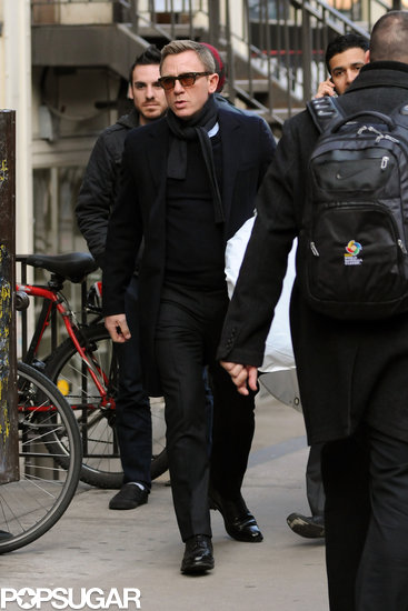 Daniel Craig walked around NYC ahead of his Land Rover appearance.
Daniel Craig walked around NYC ahead of his Land Rover appearance.