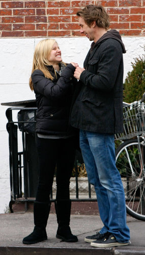 Kristen Bell and Dax Shepard laughed while walking around NYC in May 2008.
Kristen Bell and Dax Shepard laughed while walking around NYC in May 2008.
