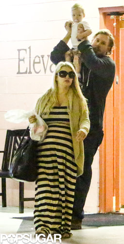 Eric Johnson carried Maxwell while Jessica Simpson made her way through the parking lot.
Eric Johnson carried Maxwell while Jessica Simpson made her way through the parking lot.