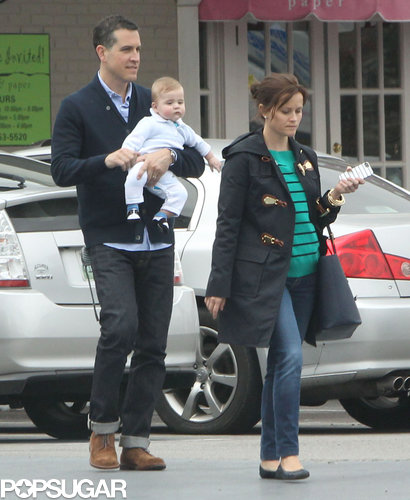 Jim Toth and Reese Witherspoon went to lunch with their son.
Jim Toth and Reese Witherspoon went to lunch with their son.