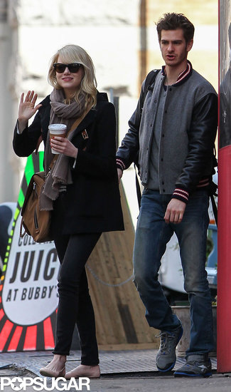 Emma Stone and Andrew Garfield Grab a Bite in the Big Apple Emma Stone and Andrew Garfield Grab a Bite in the Big Apple