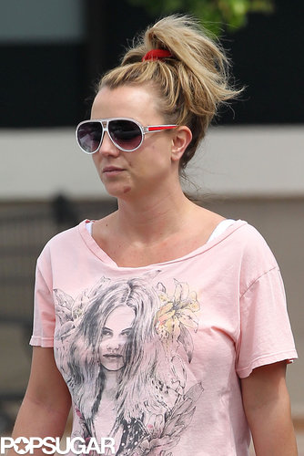 Britney Spears Shows PDA With Her New Guy Britney Spears Shows PDA With Her New Guy