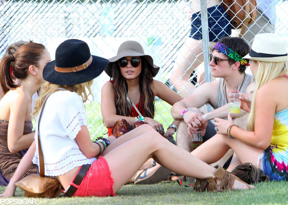 Vanessa Hudgens and Josh Hutcherson lounged in between sets in 2011.
Vanessa Hudgens and Josh Hutcherson lounged in between sets in 2011.