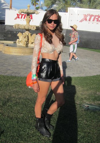This Coachella attendee channeled her inner '90s badness in leather shorts, a lace crop top, and tough boots.
Source: Chi Diem Chau
This Coachella attendee channeled her inner '90s badness in leather shorts, a lace crop top, and tough boots.
Source: Chi Diem Chau