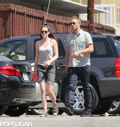 Rob and Kristen Share a Sweet Sushi Date Rob and Kristen Share a Sweet Sushi Date