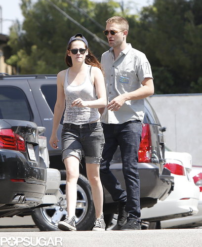 Rob and Kristen Share a Sweet Sushi Date Rob and Kristen Share a Sweet Sushi Date