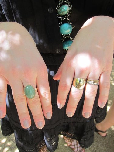A pretty mix of metals and precious stones set off a black dress.
A pretty mix of metals and precious stones set off a black dress.