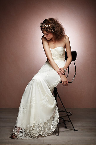 If you want lace with a hint of sexy, then this Catherine Deane ruched tulle lace gown ($1,800) is it.
If you want lace with a hint of sexy, then this Catherine Deane ruched tulle lace gown ($1,800) is it.