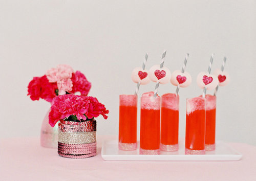 Glitzy Hearts
Photo by Kat Braman via 100 Layer Cake
Glitzy Hearts
Photo by Kat Braman via 100 Layer Cake