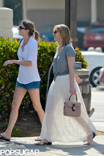 Jennifer Lawrence grabbed brunch with friends in LA.
Jennifer Lawrence grabbed brunch with friends in LA.