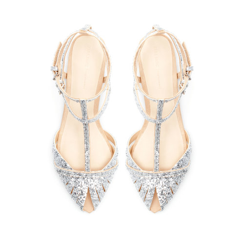 Though some leggy ladies have no qualms about wearing heels for their nuptials, POPSUGAR Fashion is addressing the needs of tall brides-to-be by rounding up a mix of low heels and flats, and also highlighting a few of their favorite lines that carry bigger shoe sizes.
Though some leggy ladies have no qualms about wearing heels for their nuptials, POPSUGAR Fashion is addressing the needs of tall brides-to-be by rounding up a mix of low heels and flats, and also highlighting a few of their favorite lines that carry bigger shoe sizes.