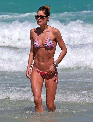 Doutzen Dons a Bikini For a Playful PDA Session With Sunnery Doutzen Dons a Bikini For a Playful PDA Session With Sunnery