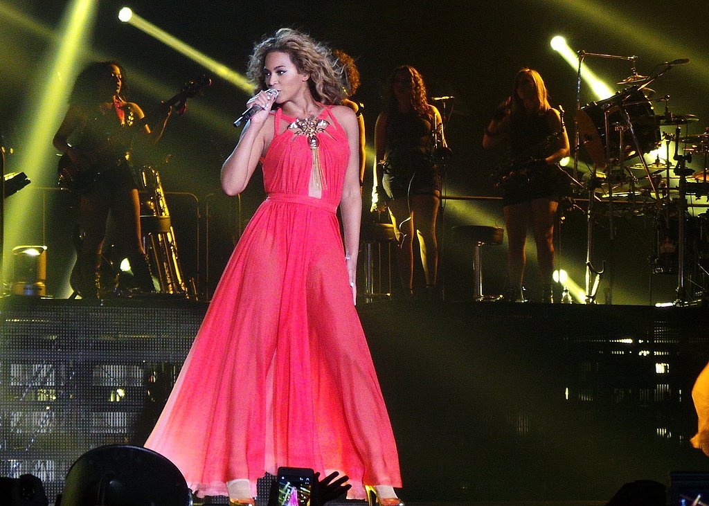 It was all about that detailed bodice and fiery hue.
It was all about that detailed bodice and fiery hue.