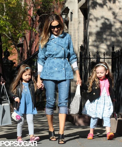 Sarah Jessica Parker held onto her twins, Tabitha and Loretta, while walking in NYC on Friday.
Sarah Jessica Parker held onto her twins, Tabitha and Loretta, while walking in NYC on Friday.