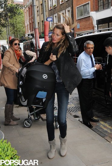 Gisele Bündchen carried Vivian Brady to their London hotel.
Gisele Bündchen carried Vivian Brady to their London hotel.