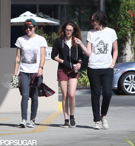 Kristen Surrounds Herself With Friends While Rob Parties in NYC Kristen Surrounds Herself With Friends While Rob Parties in NYC