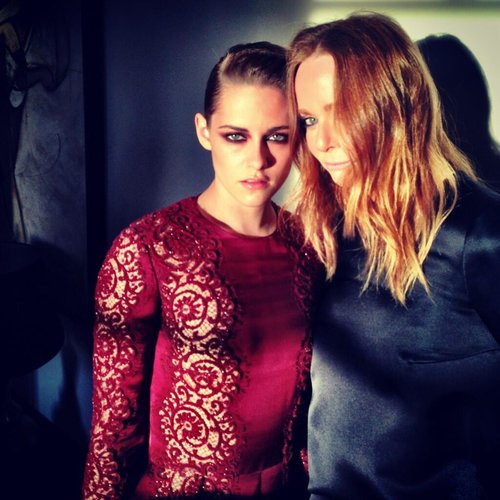 Kristen Stewart and Stella McCartney posed together before hitting the red carpet.
Source: Twitter user StellaMcCartney
Kristen Stewart and Stella McCartney posed together before hitting the red carpet.
Source: Twitter user StellaMcCartney