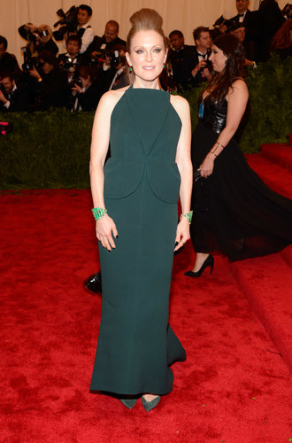 Julianne Moore stuck to her signature color in a green Balenciaga by Alexander Wang peplum gown and Irene Neuwirth emeralds.
Julianne Moore stuck to her signature color in a green Balenciaga by Alexander Wang peplum gown and Irene Neuwirth emeralds.