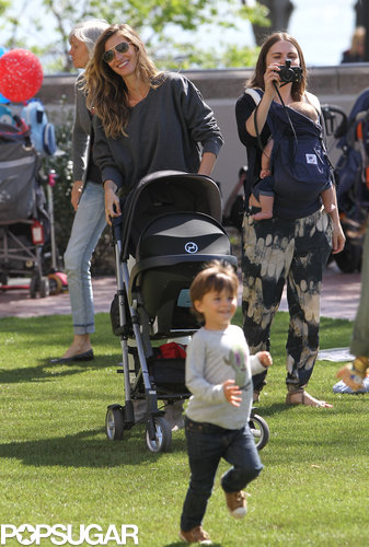 Gisele Bündchen had her hands full, pushing baby Vivian Brady and son Benjamin Brady while at a party at a local NYC park.
Gisele Bündchen had her hands full, pushing baby Vivian Brady and son Benjamin Brady while at a party at a local NYC park.