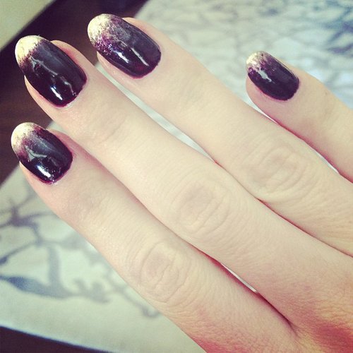 Rosie Huntington-Whiteley showed off her punk-inspired manicure ahead of the big event.
Source: Instagram user rosiehw
Rosie Huntington-Whiteley showed off her punk-inspired manicure ahead of the big event.
Source: Instagram user rosiehw