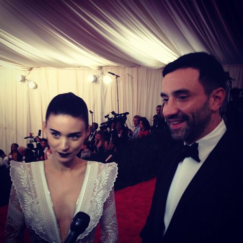 Rooney Mara arrived on the red carpet with Givenchy designer Riccardo Tisci.
Source: Instagram user mtvstyle
Rooney Mara arrived on the red carpet with Givenchy designer Riccardo Tisci.
Source: Instagram user mtvstyle