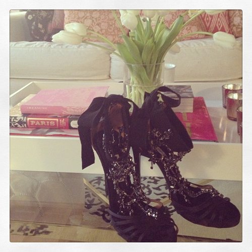 Miranda Kerr showed off her Met Gala shoes.
Source: Instagram user mirandakerr
Miranda Kerr showed off her Met Gala shoes.
Source: Instagram user mirandakerr