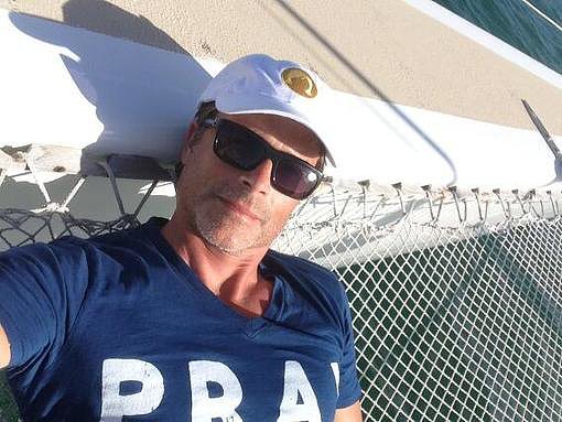 Rob Lowe sported some scruff while sharing this "selfie at sea."
Source: Twitter user RobLowe
Rob Lowe sported some scruff while sharing this "selfie at sea."
Source: Twitter user RobLowe