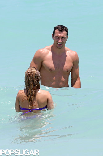 Hayden Panettiere swam with Wladimir Klitschko.
Hayden Panettiere swam with Wladimir Klitschko.