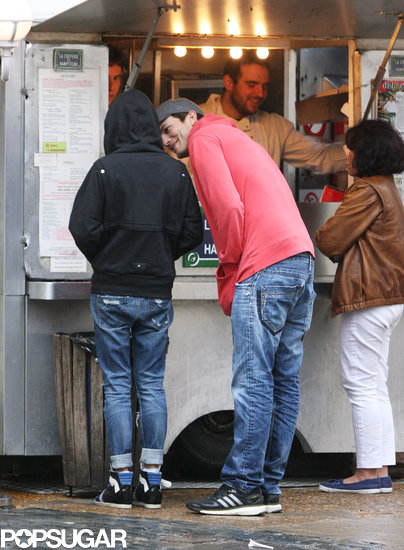 Ashton Kutcher gave Mila Kunis a loving glance in London.
Ashton Kutcher gave Mila Kunis a loving glance in London.