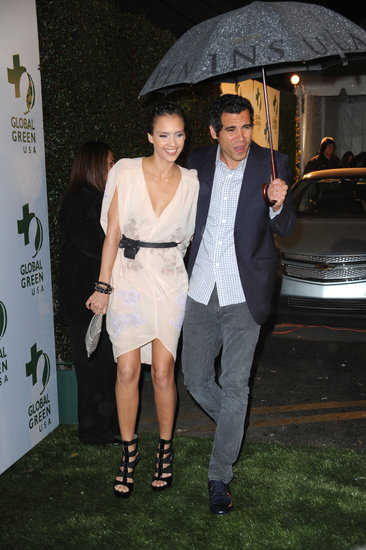 Cash Warren shielded Jessica Alba from the LA rain at a pre-Oscar party in March 2010.
Cash Warren shielded Jessica Alba from the LA rain at a pre-Oscar party in March 2010.