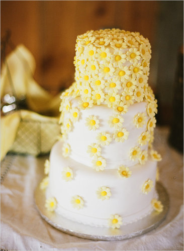 What better way to leave a lasting impression than with bright cascading daisies on a cake?
Photo by Austin Gros via Wedding Chicks
What better way to leave a lasting impression than with bright cascading daisies on a cake?
Photo by Austin Gros via Wedding Chicks