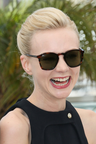 Carey Mulligan wore tortoise-rimmed sunglasses.
Carey Mulligan wore tortoise-rimmed sunglasses.