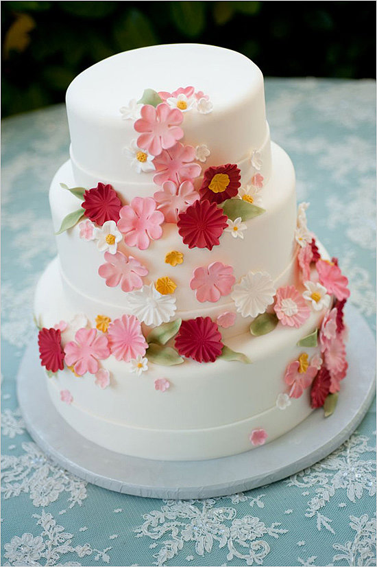 Reds, pinks, and whites aren't just for Valentine's Day. All three colors come together beautifully to make this one charming cake.
Photo by Shelly Kroeger Photography via Wedding Chicks
Reds, pinks, and whites aren't just for Valentine's Day. All three colors come together beautifully to make this one charming cake.
Photo by Shelly Kroeger Photography via Wedding Chicks