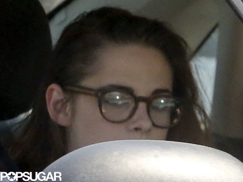 Kristen Stewart Has a "Relaxed" Dinner With Friends and Visits Taylor Swift Postsplit Kristen Stewart Has a "Relaxed" Dinner With Friends and Visits Taylor Swift Postsplit
