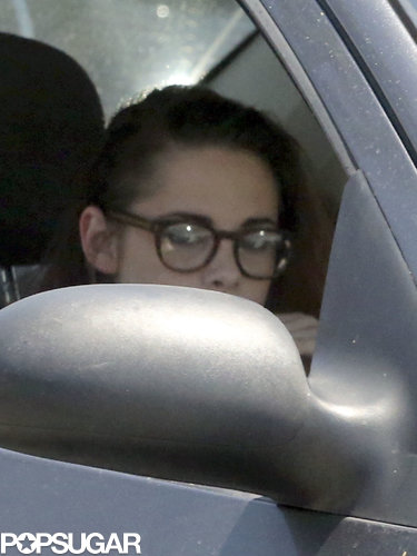 Kristen Stewart Has a "Relaxed" Dinner With Friends and Visits Taylor Swift Postsplit Kristen Stewart Has a "Relaxed" Dinner With Friends and Visits Taylor Swift Postsplit