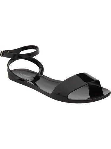 Done in glossy black, these Old Navy jelly sandals ($13) look terrifically chic (and way more expensive!).
Done in glossy black, these Old Navy jelly sandals ($13) look terrifically chic (and way more expensive!).