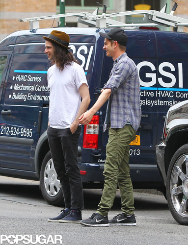 Brits and the City! Andrew Garfield Teams Up With Tom Sturridge Brits and the City! Andrew Garfield Teams Up With Tom Sturridge