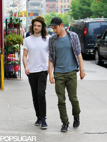 Brits and the City! Andrew Garfield Teams Up With Tom Sturridge Brits and the City! Andrew Garfield Teams Up With Tom Sturridge