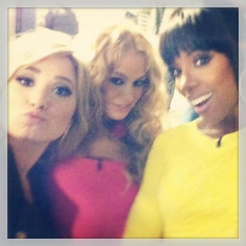 Demi Lovato posed with her new fellow X Factor judges Paulina Rubio and Kelly Rowland.
Source: Twitter user ddlovato
Demi Lovato posed with her new fellow X Factor judges Paulina Rubio and Kelly Rowland.
Source: Twitter user ddlovato